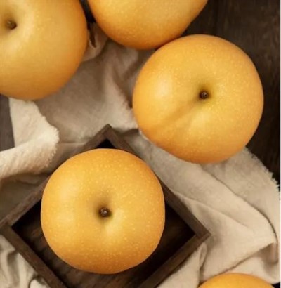 Pere asiatice gigantice